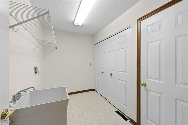 2199 Kelty Court, Akron, OH 44312