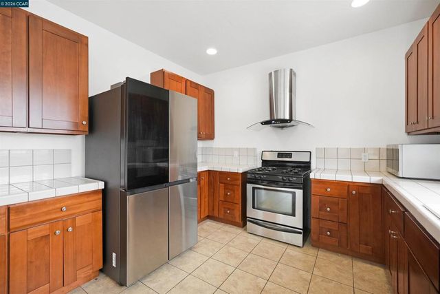 213 N Rancho Pl, El Sobrante, CA 94803