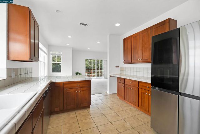 213 N Rancho Pl, El Sobrante, CA 94803