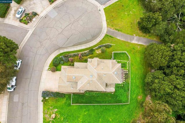 213 N Rancho Pl, El Sobrante, CA 94803