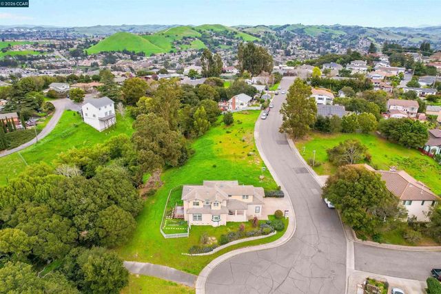 213 N Rancho Pl, El Sobrante, CA 94803