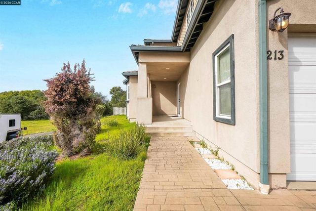 213 N Rancho Pl, El Sobrante, CA 94803