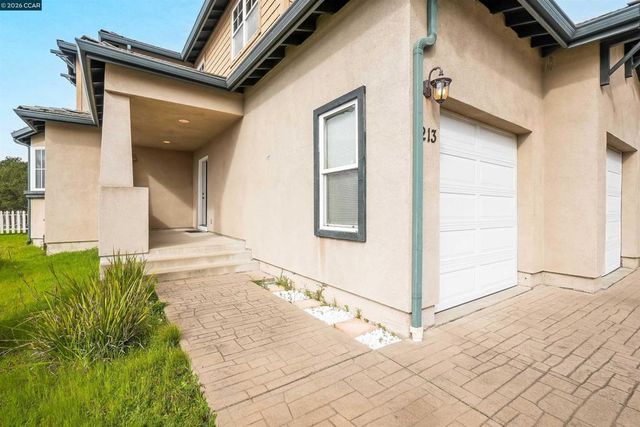 213 N Rancho Pl, El Sobrante, CA 94803