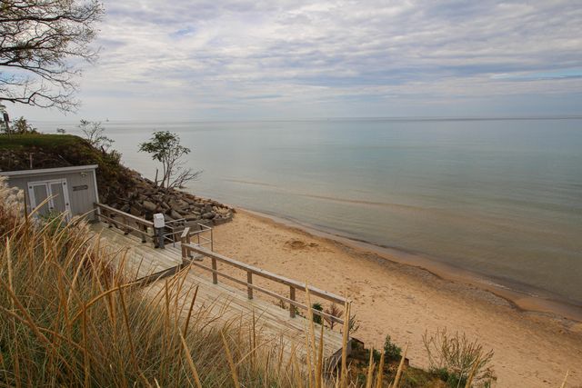 77709 18th Avenue, South Haven, MI 49090