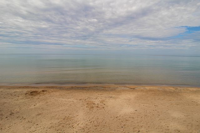 77709 18th Avenue, South Haven, MI 49090