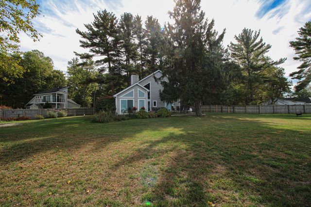 77709 18th Avenue, South Haven, MI 49090