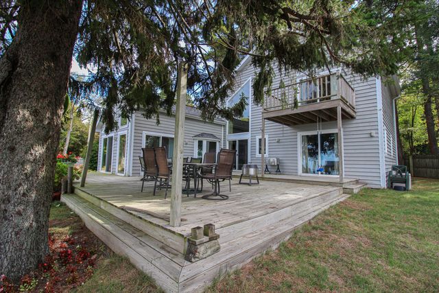 77709 18th Avenue, South Haven, MI 49090