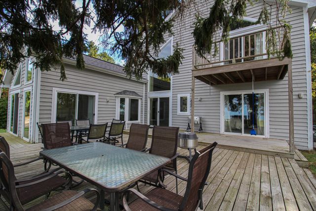 77709 18th Avenue, South Haven, MI 49090