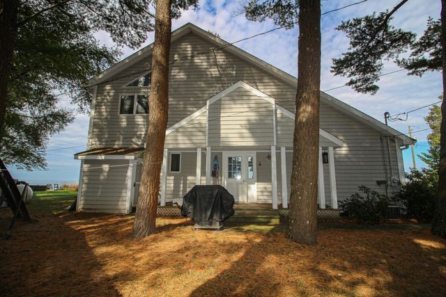 77709 18th Avenue, South Haven, MI 49090