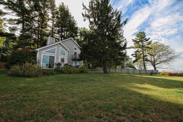 77709 18th Avenue, South Haven, MI 49090