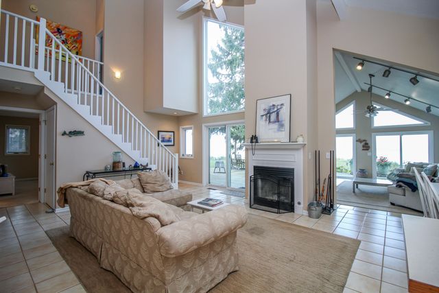 77709 18th Avenue, South Haven, MI 49090