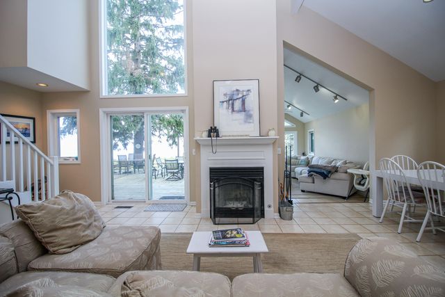 77709 18th Avenue, South Haven, MI 49090