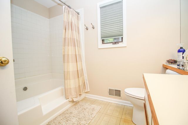 77709 18th Avenue, South Haven, MI 49090