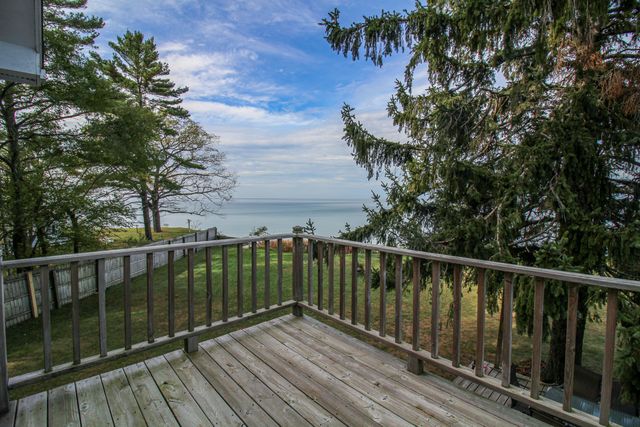 77709 18th Avenue, South Haven, MI 49090