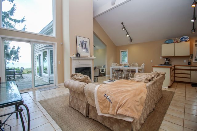 77709 18th Avenue, South Haven, MI 49090