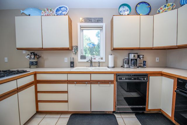 77709 18th Avenue, South Haven, MI 49090