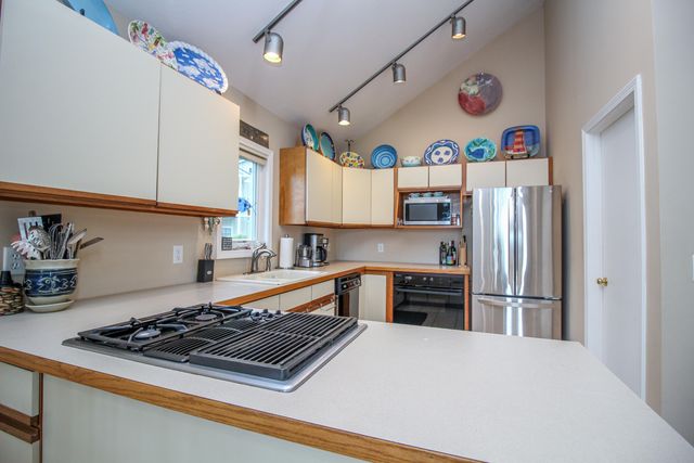 77709 18th Avenue, South Haven, MI 49090