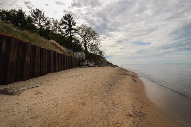 77709 18th Avenue, South Haven, MI 49090