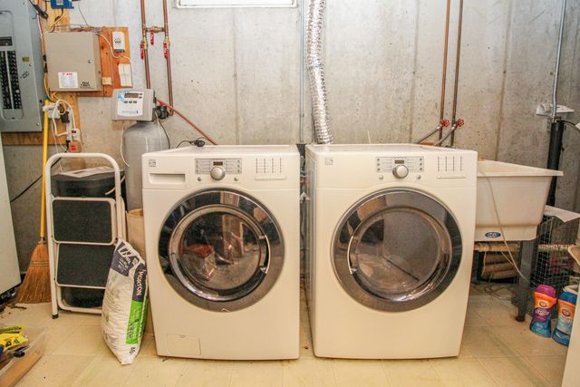 77709 18th Avenue, South Haven, MI 49090