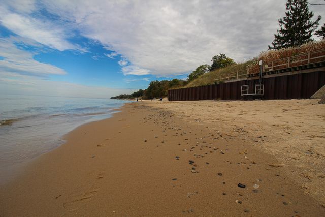 77709 18th Avenue, South Haven, MI 49090