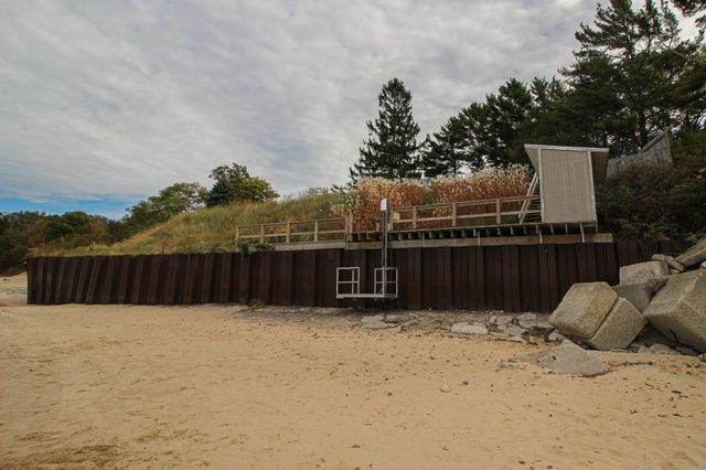 77709 18th Avenue, South Haven, MI 49090