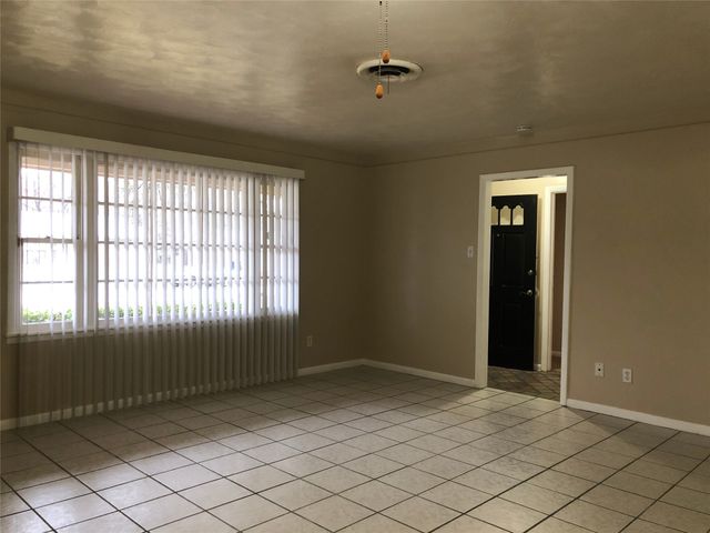 3513 Wosley Drive, Fort Worth, TX 76133