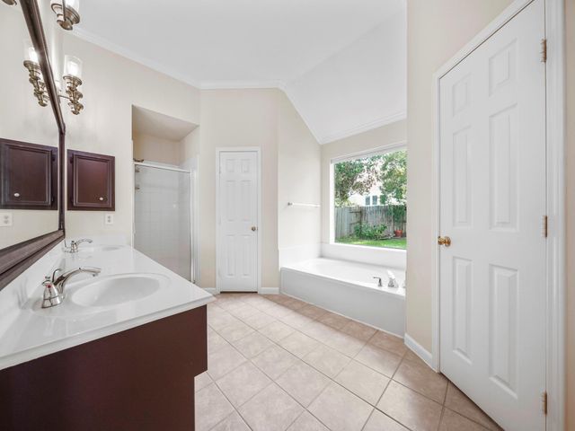 3411 Farnham Circle, Pearland, TX 77584