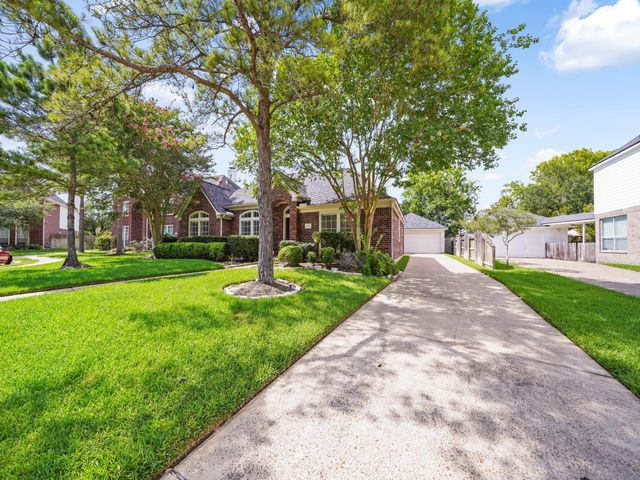 3411 Farnham Circle, Pearland, TX 77584