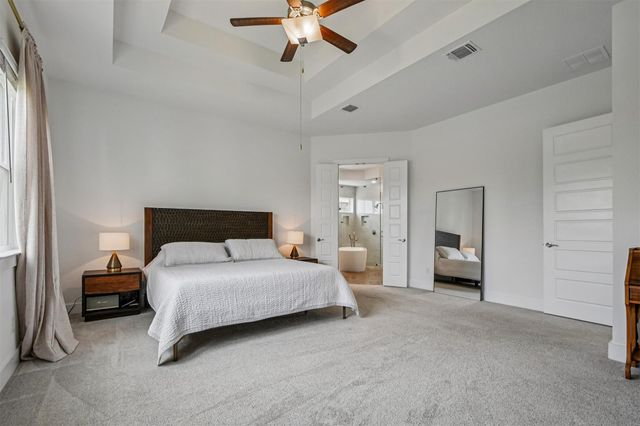 208 Great Lawn BND, Liberty Hill, TX 78642