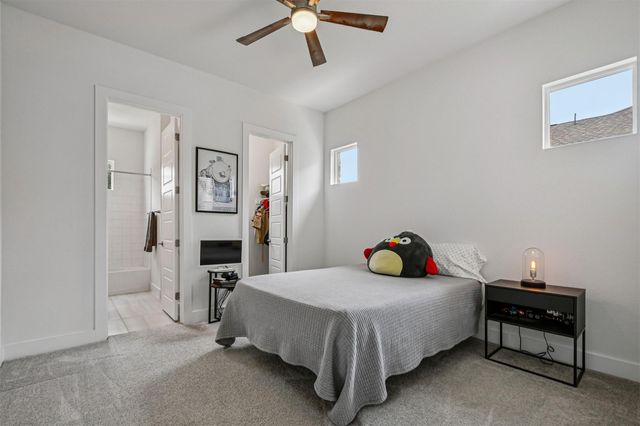 208 Great Lawn BND, Liberty Hill, TX 78642