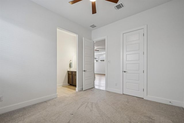 208 Great Lawn BND, Liberty Hill, TX 78642