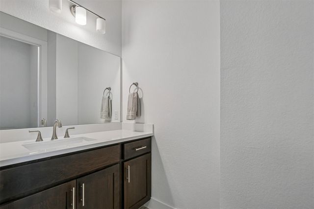208 Great Lawn BND, Liberty Hill, TX 78642