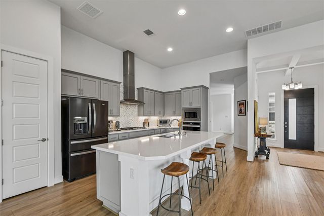 208 Great Lawn BND, Liberty Hill, TX 78642