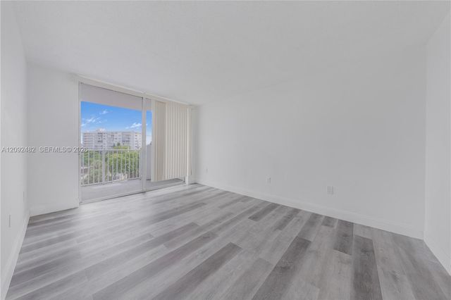 1300 NE Miami Gardens Drive 512E, Miami, FL 33179