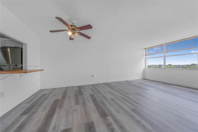 1300 NE Miami Gardens Drive 512E, Miami, FL 33179
