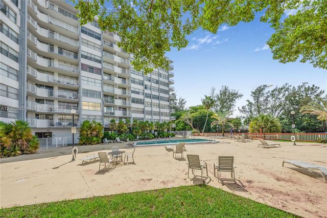 1300 NE Miami Gardens Drive 512E, Miami, FL 33179