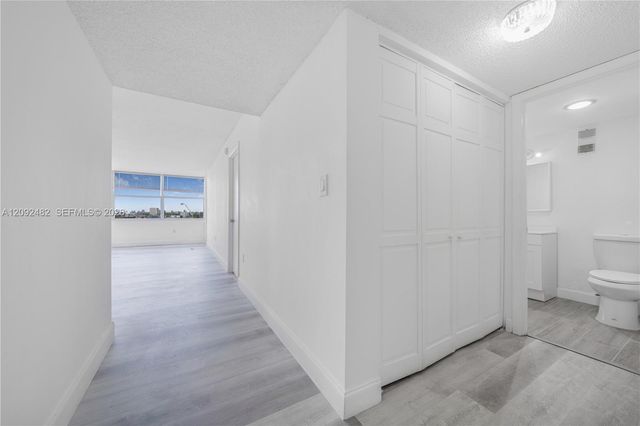 1300 NE Miami Gardens Drive 512E, Miami, FL 33179