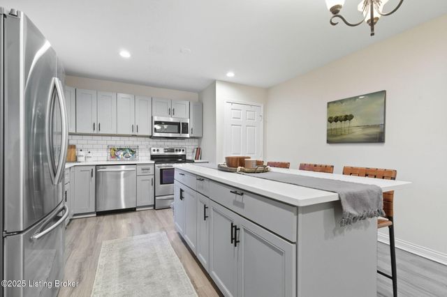 1063 Mary St, Louisville, KY 40204