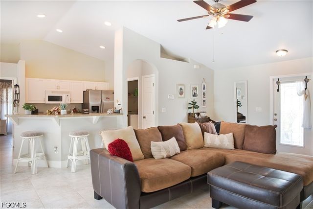 818 SW 11th AVE, Cape Coral, FL 33991