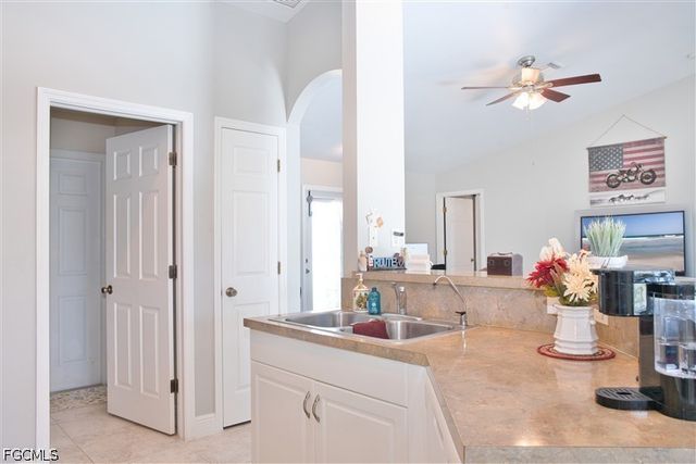 818 SW 11th AVE, Cape Coral, FL 33991