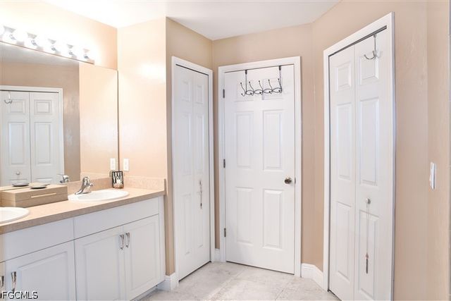 818 SW 11th AVE, Cape Coral, FL 33991