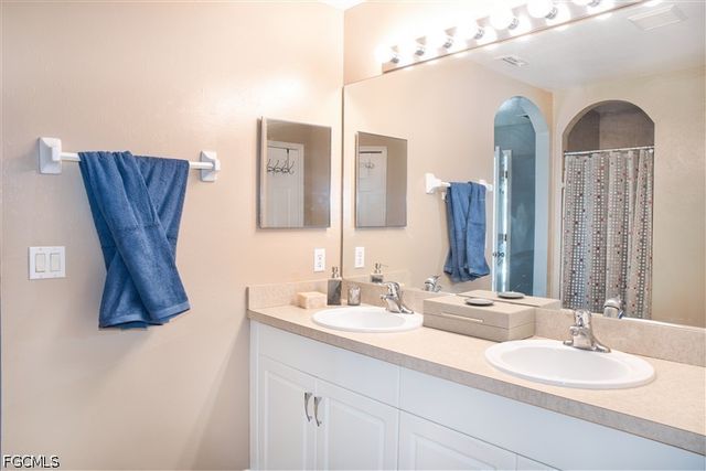 818 SW 11th AVE, Cape Coral, FL 33991