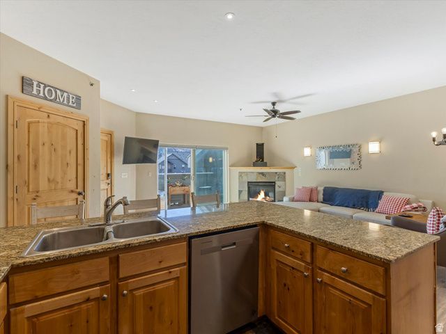 1684 W FOX HOLLOW LN #H12, Park City, UT 84098