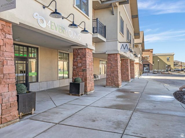 1684 W FOX HOLLOW LN #H12, Park City, UT 84098