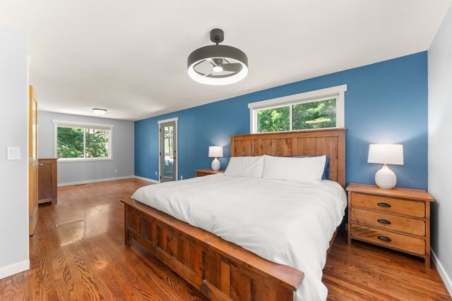 9427 N Riverside Park Dr, Nine Mile Falls, WA 99026
