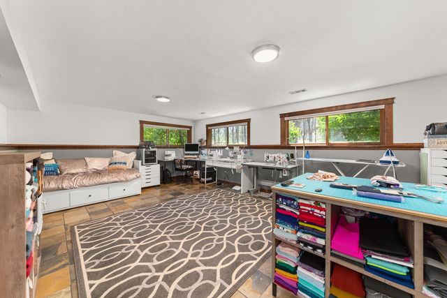 9427 N Riverside Park Dr, Nine Mile Falls, WA 99026