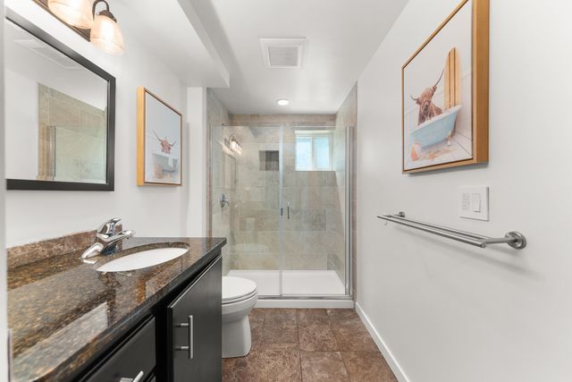 9427 N Riverside Park Dr, Nine Mile Falls, WA 99026