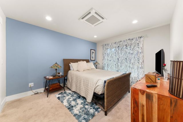 9427 N Riverside Park Dr, Nine Mile Falls, WA 99026