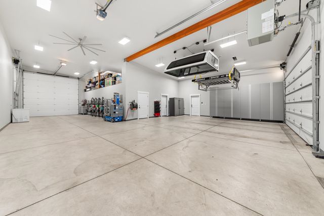 9427 N Riverside Park Dr, Nine Mile Falls, WA 99026