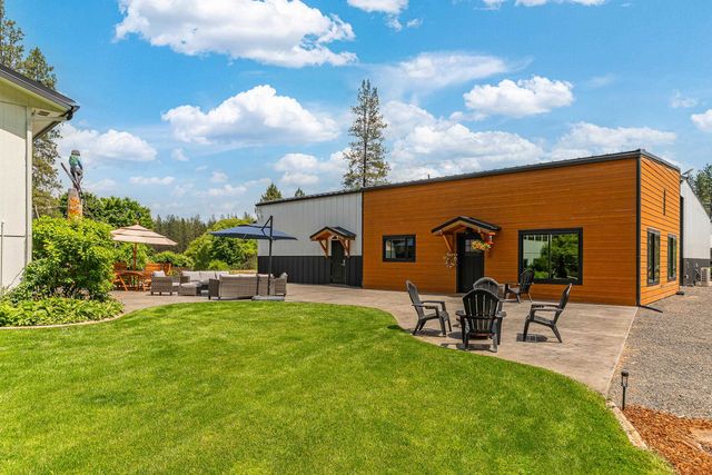 9427 N Riverside Park Dr, Nine Mile Falls, WA 99026